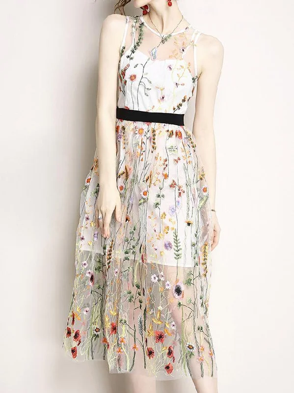 Sleeveless Embroidered Beach Dress Floral unclassified dresses